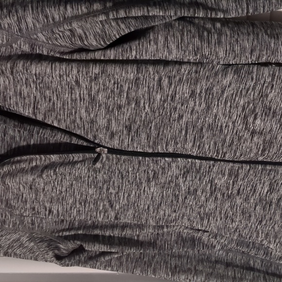 Amazon Essentials Brushed Tech Full-Zip Jacket - size extra small, black - Picture 2 of 4